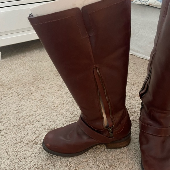 UGG Riding Boots - Picture 3 of 7
